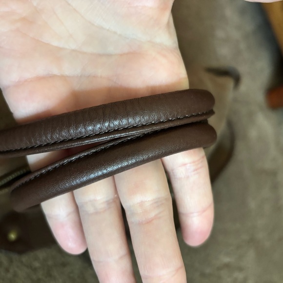 HOBO Large  limited edition fringe metallic leather Sheila bag. - Picture 12 of 17